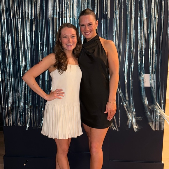 Elegant Black and White Dresses - Picture 1 of 2